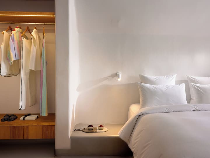 Mykonos Blu, A Resort to Live