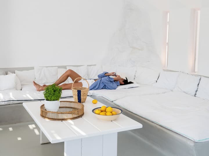 Mykonos Blu, A Resort to Live