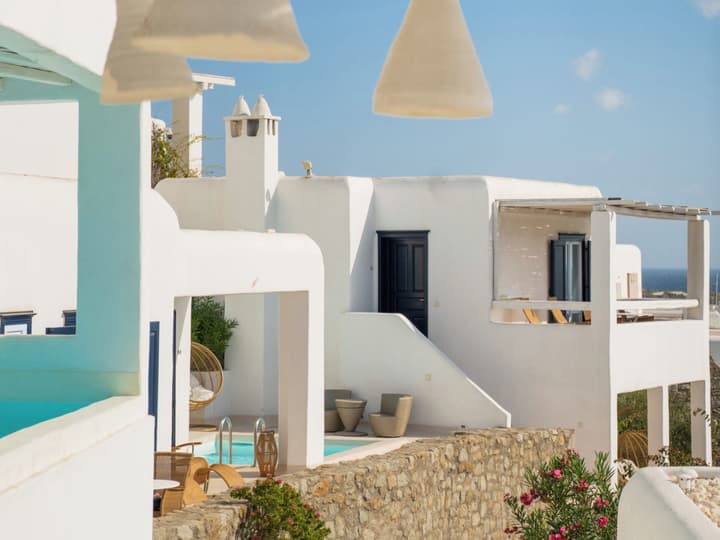 Mykonos Blu, A Resort to Live