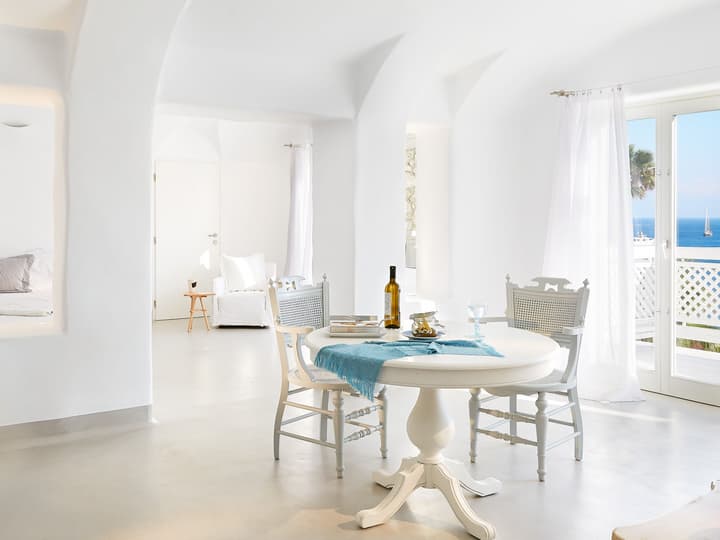 Mykonos Blu, A Resort to Live
