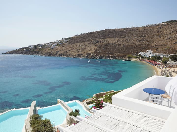 Mykonos Blu, A Resort to Live