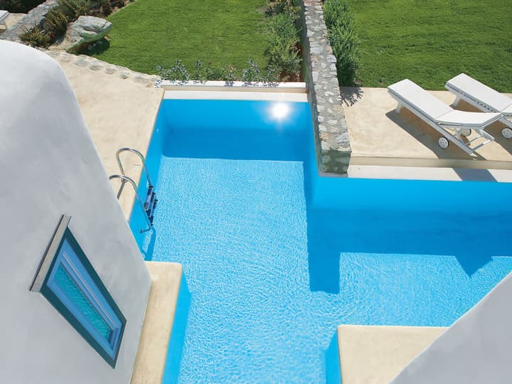 Mykonos Blu, A Resort to Live