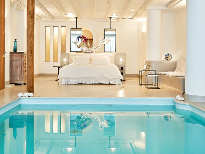 Mykonos Blu, A Resort to Live
