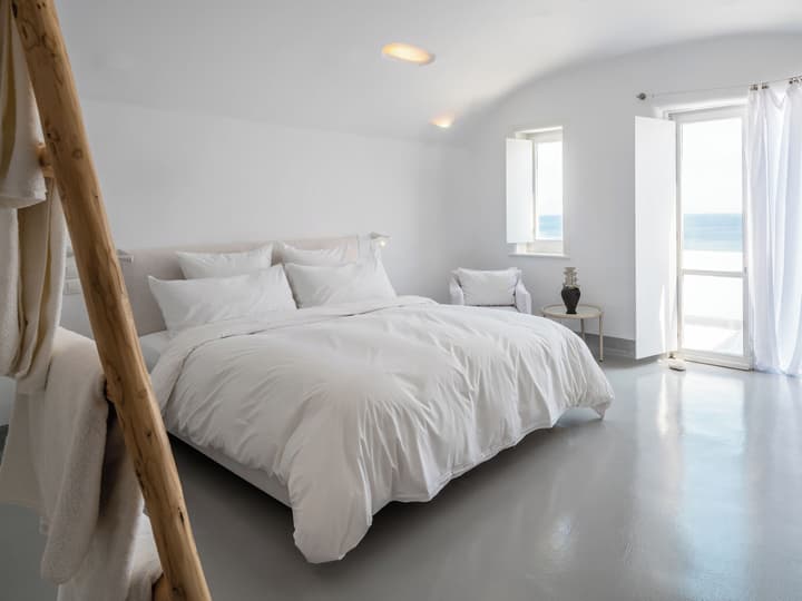 Mykonos Blu, A Resort to Live