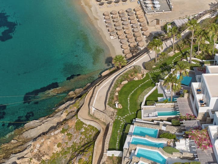 Mykonos Blu, A Resort to Live