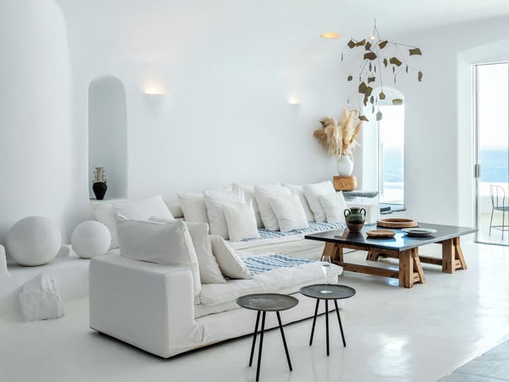 Mykonos Blu, A Resort to Live