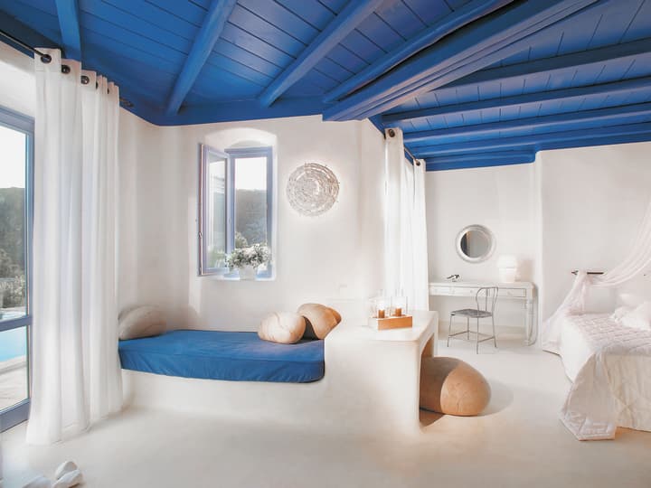 Mykonos Blu, A Resort to Live