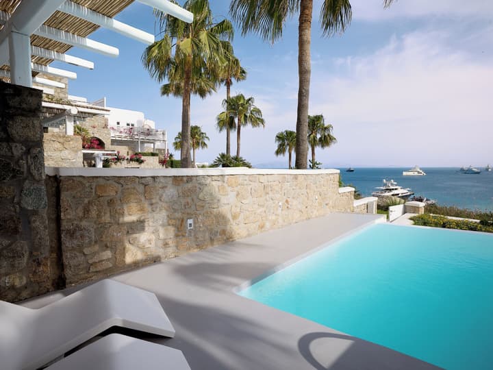 Mykonos Blu, A Resort to Live