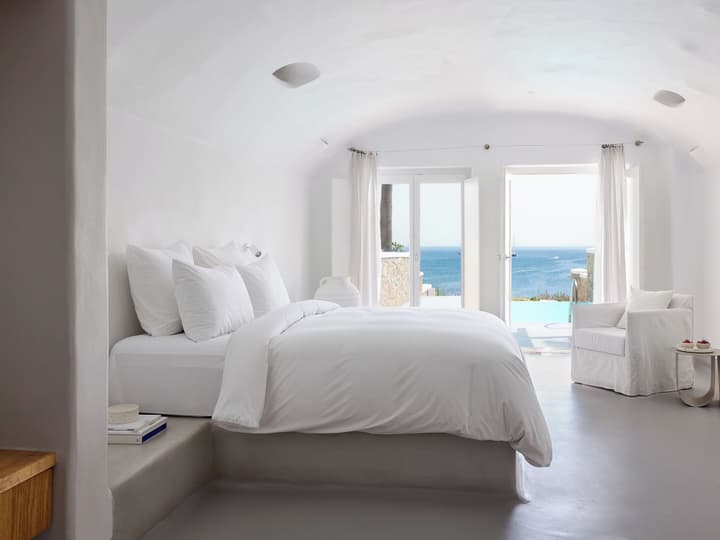 Mykonos Blu, A Resort to Live