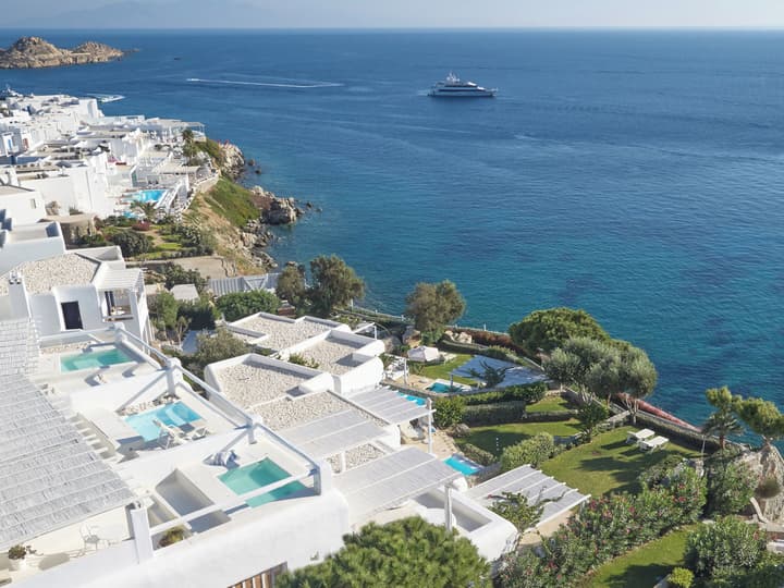 Mykonos Blu, A Resort to Live