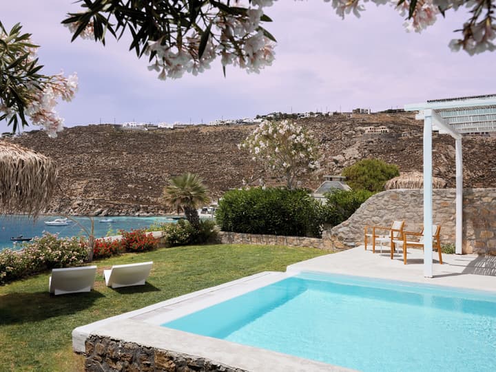 Mykonos Blu, A Resort to Live