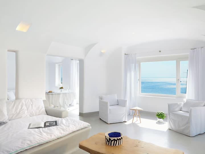 Mykonos Blu, A Resort to Live