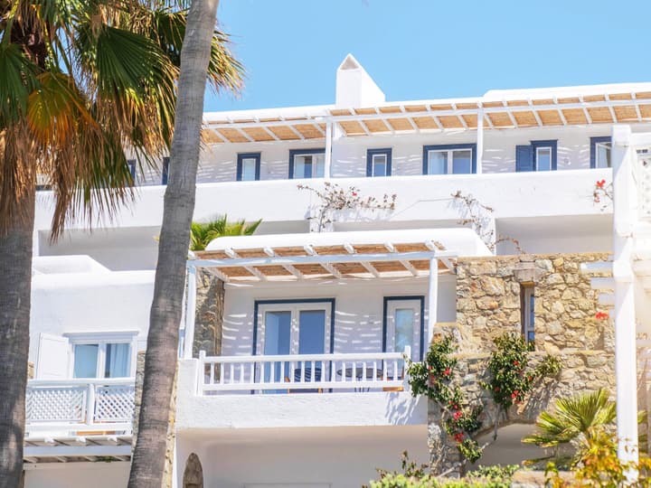 Mykonos Blu, A Resort to Live