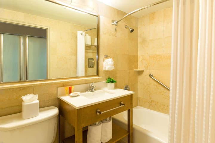 Best Western Plus Atlantic Beach Resort