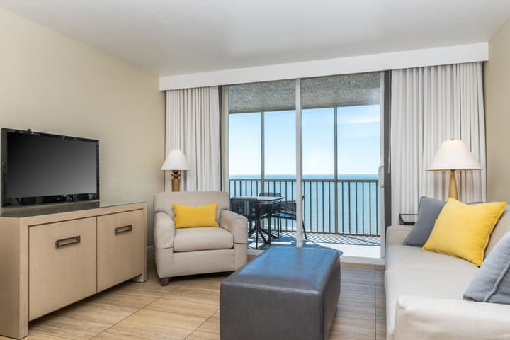 DiamondHead Beach Resort