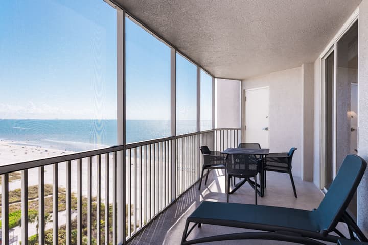 DiamondHead Beach Resort