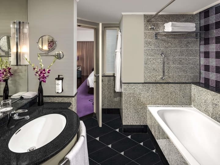 Sofitel Saigon Plaza