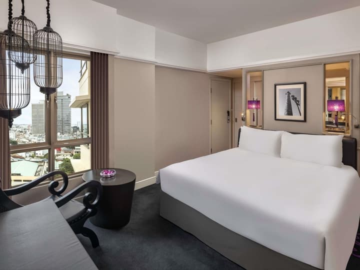 Sofitel Saigon Plaza