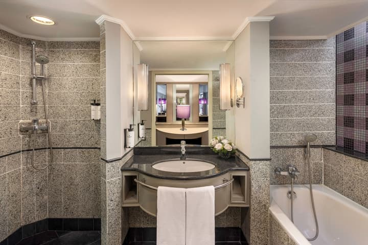 Sofitel Saigon Plaza