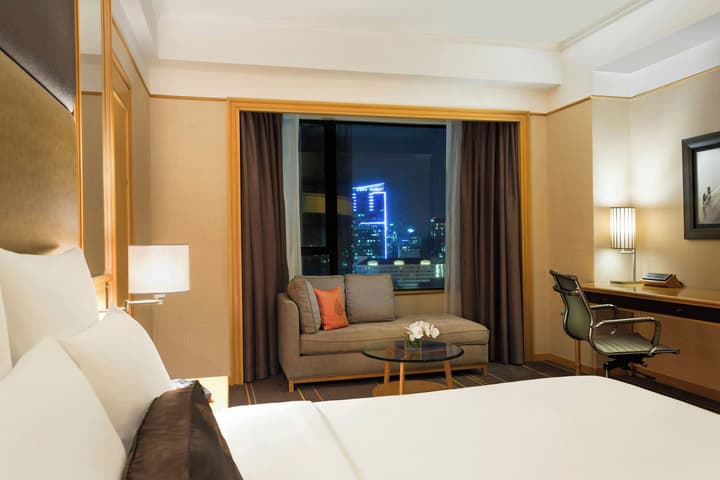 Renaissance Riverside Hotel Saigon