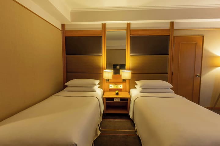 Renaissance Riverside Hotel Saigon