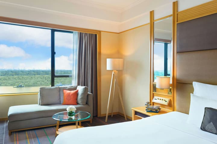 Renaissance Riverside Hotel Saigon