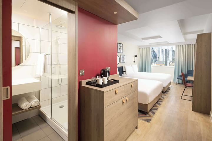 Hampton by Hilton London City