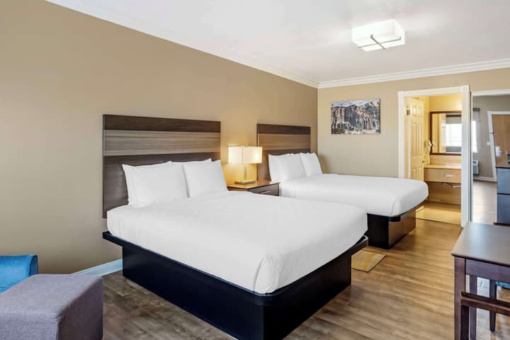 Best Western China Lake Inn