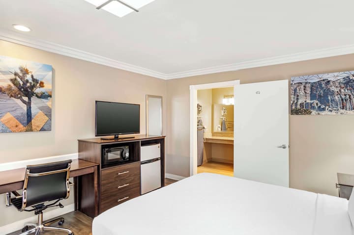 Best Western China Lake Inn