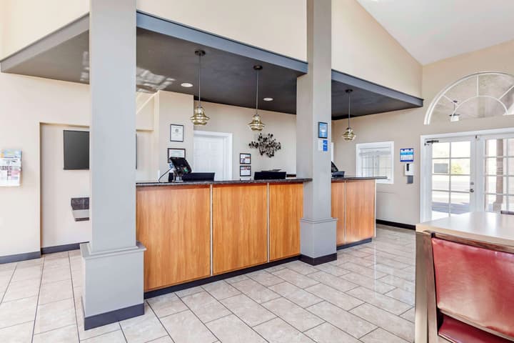 Best Western China Lake Inn