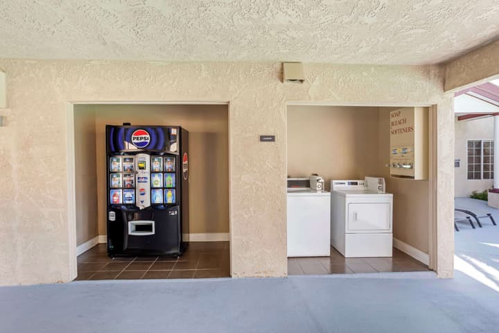 Best Western China Lake Inn