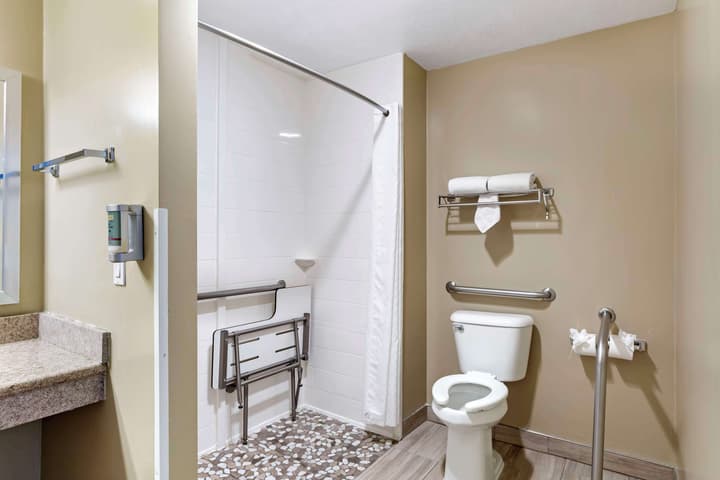 Best Western China Lake Inn