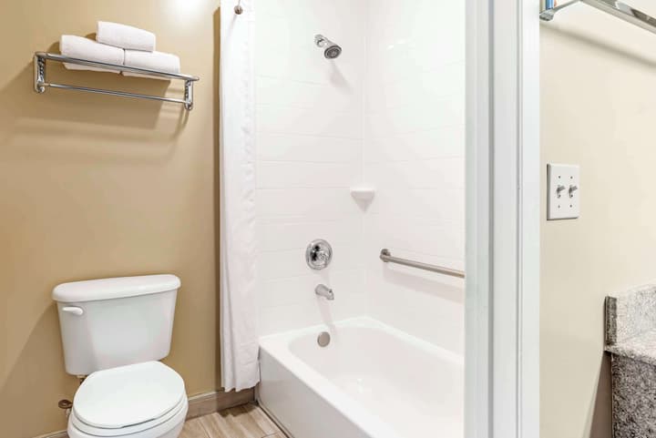 Best Western China Lake Inn