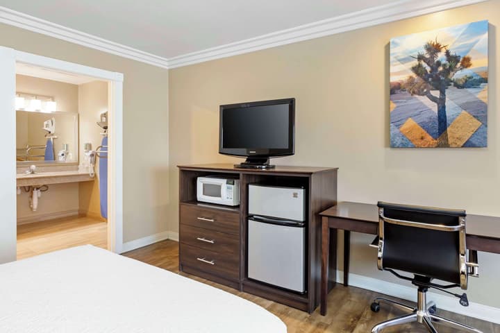 Best Western China Lake Inn