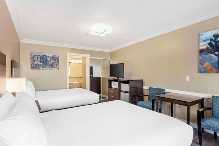 Best Western China Lake Inn
