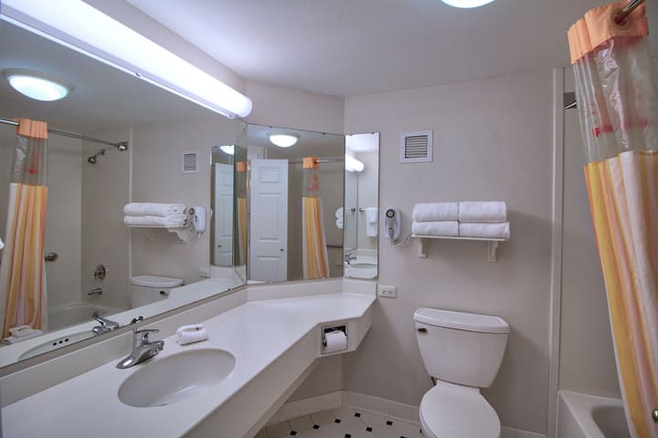 La Quinta Inn & Suites by Wyndham Orlando I Drive/Conv Ctr