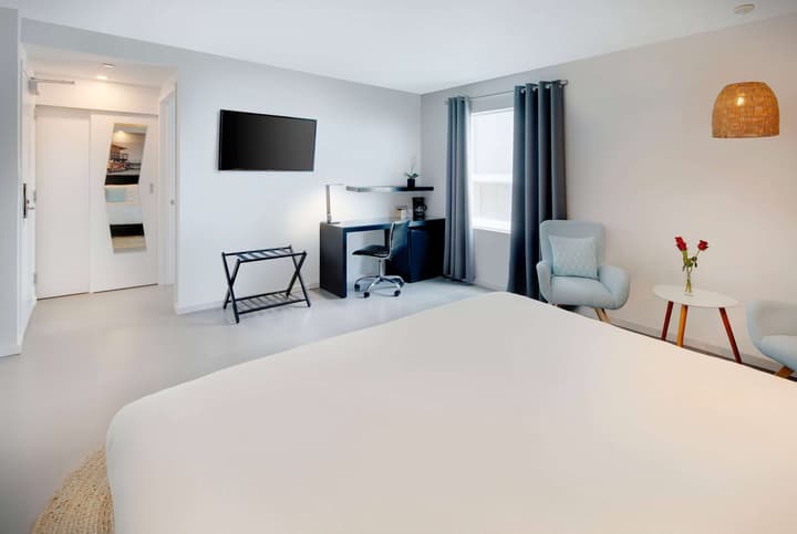 MB Hotel, Trademark Collection by Wyndham
