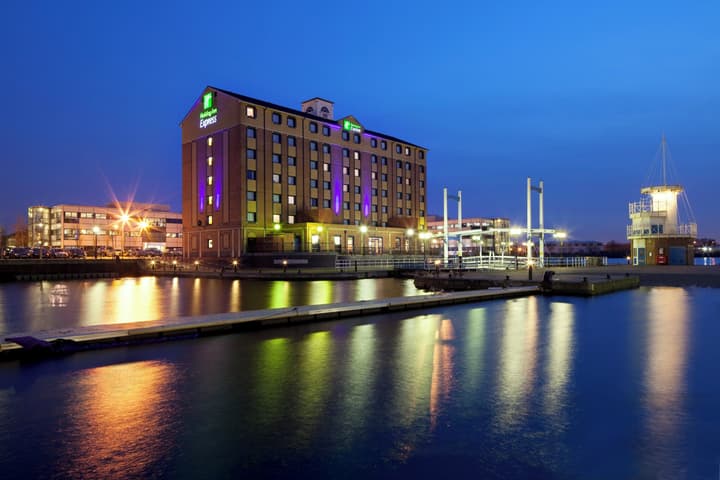 Holiday Inn Express Manchester - Salford Quays by IHG