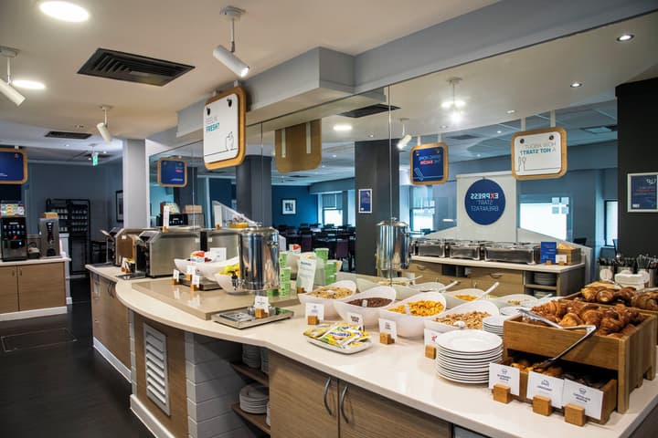Holiday Inn Express Glasgow City Riverside by IHG
