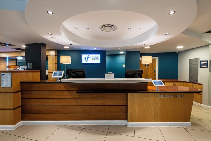 Holiday Inn Express Glasgow City Riverside by IHG