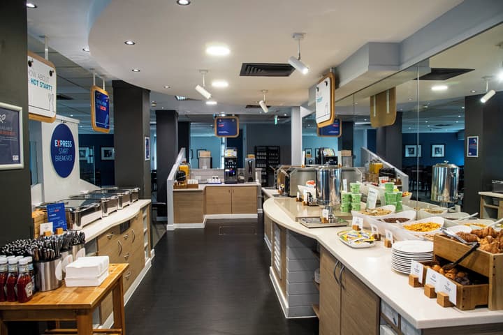 Holiday Inn Express Glasgow City Riverside by IHG