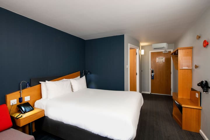 Holiday Inn Express Glasgow City Riverside by IHG