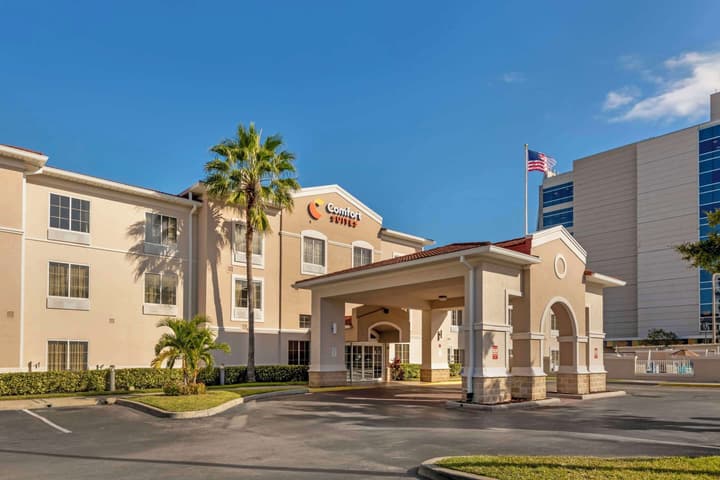 Comfort Suites Downtown