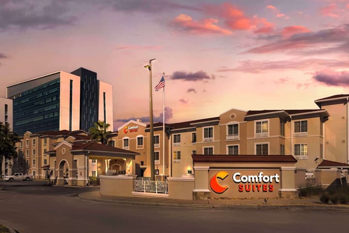 Comfort Suites Downtown