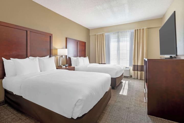 Comfort Suites Downtown