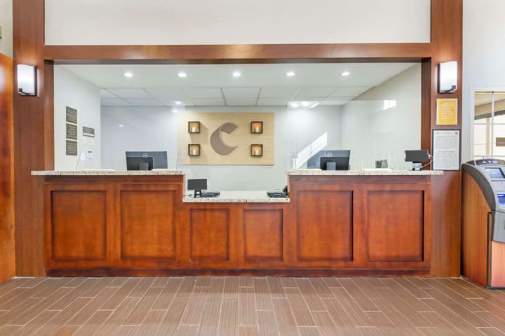 Comfort Suites Downtown