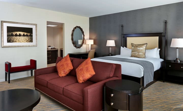 The Inn at Penn, A Hilton Hotel