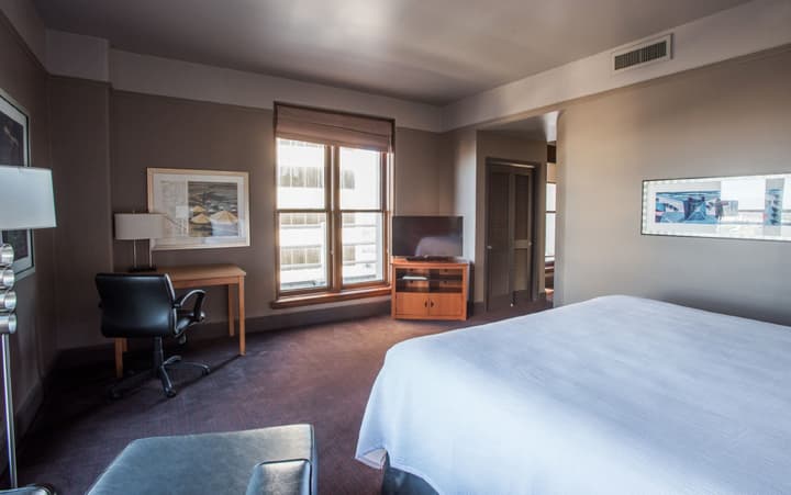 Magnolia Hotel Dallas Downtown