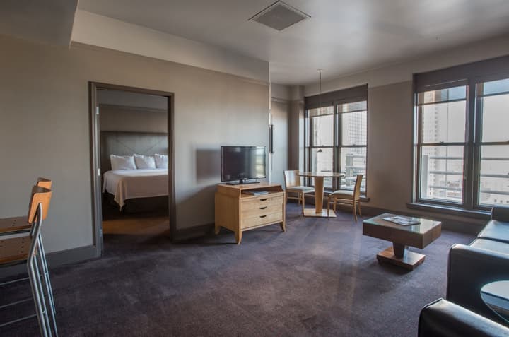 Magnolia Hotel Dallas Downtown