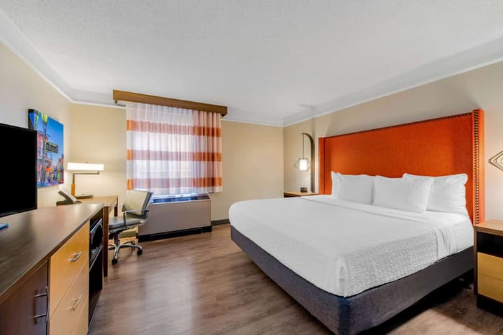 La Quinta Inn & Suites by Wyndham New Orleans Downtown